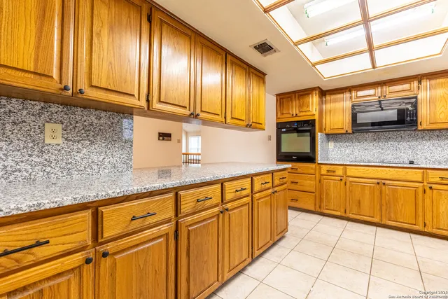 $2,100 | 19746 Encino Way, San Antonio, TX 78259