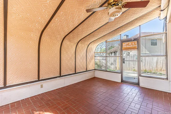 $2,100 | 19746 Encino Way, San Antonio, TX 78259