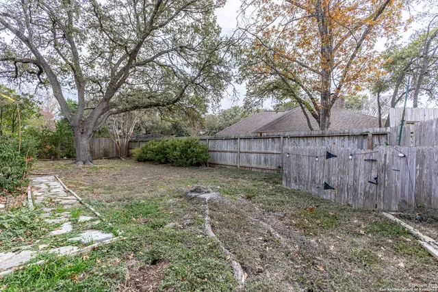 $2,100 | 19746 Encino Way, San Antonio, TX 78259