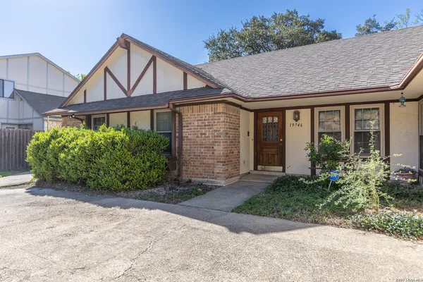 $2,100 | 19746 Encino Way, San Antonio, TX 78259