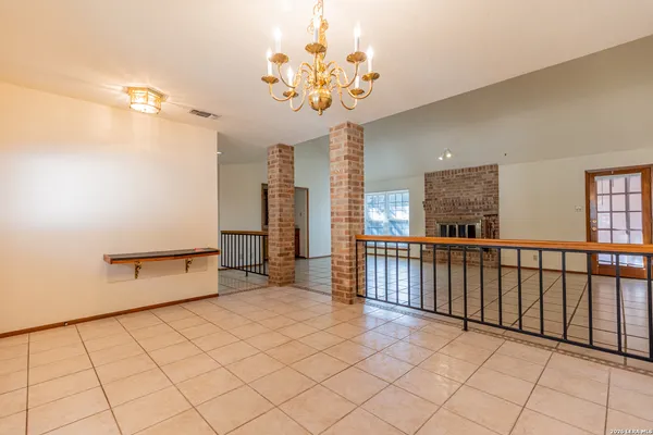 $2,100 | 19746 Encino Way, San Antonio, TX 78259