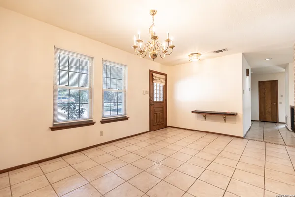 $2,100 | 19746 Encino Way, San Antonio, TX 78259