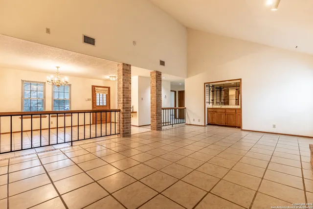 $2,100 | 19746 Encino Way, San Antonio, TX 78259