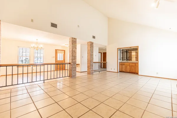 $2,100 | 19746 Encino Way, San Antonio, TX 78259