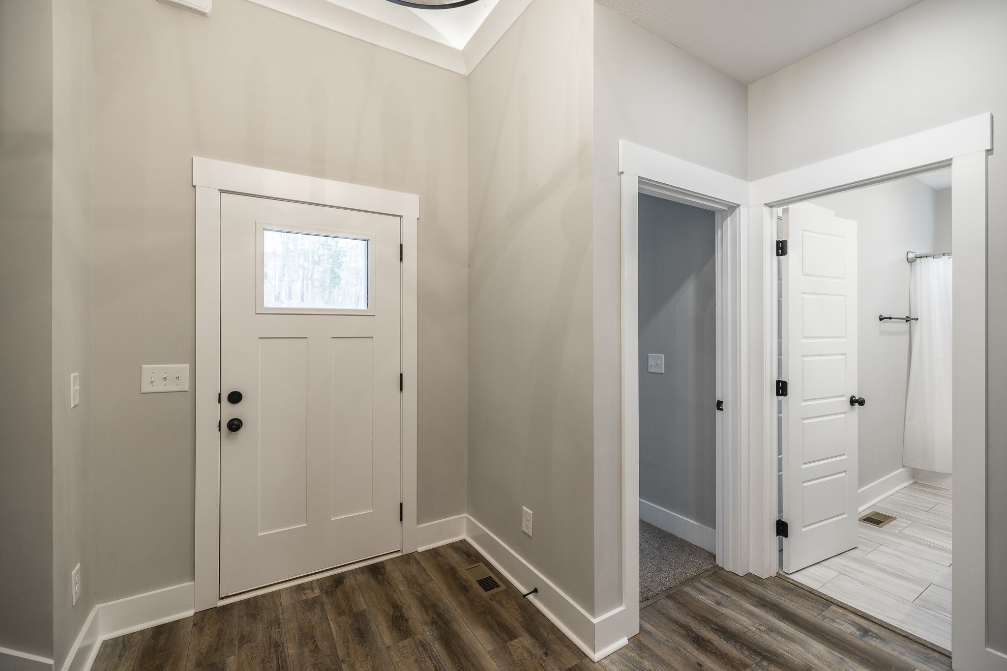 1845 Dinsmore Road Clarksville, TN 37040 - Photo 6 of 70 a view of a hallway with wooden floor and closet area