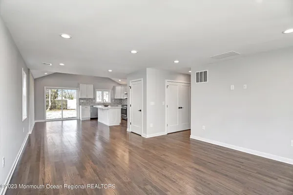 $3,550 | 453 Atlantic Avenue, Aberdeen, NJ 07747