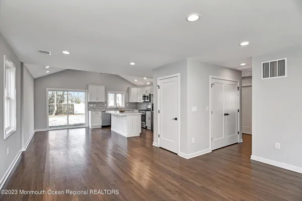 $3,550 | 453 Atlantic Avenue, Aberdeen, NJ 07747