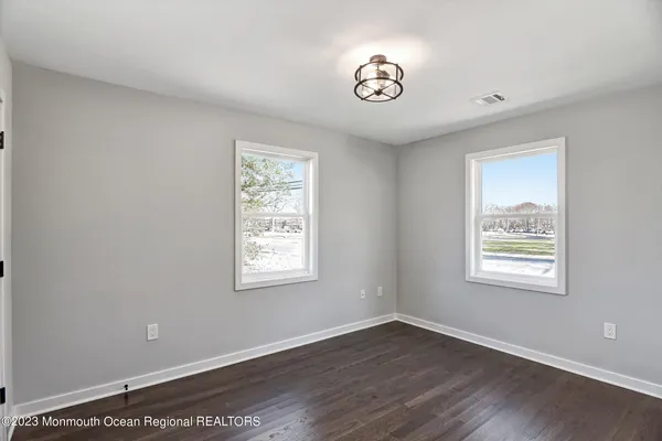 $3,550 | 453 Atlantic Avenue, Aberdeen, NJ 07747