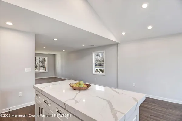 $3,550 | 453 Atlantic Avenue, Aberdeen, NJ 07747