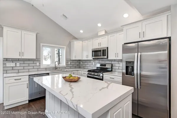 $3,550 | 453 Atlantic Avenue, Aberdeen, NJ 07747