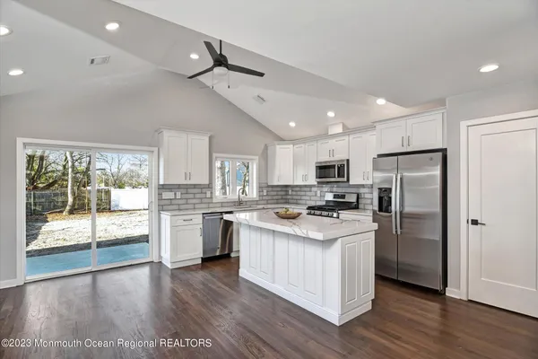 $3,550 | 453 Atlantic Avenue, Aberdeen, NJ 07747