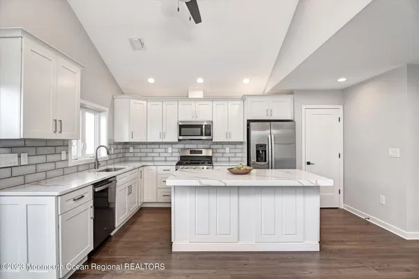 $3,550 | 453 Atlantic Avenue, Aberdeen, NJ 07747