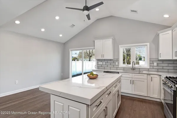 $3,550 | 453 Atlantic Avenue, Aberdeen, NJ 07747