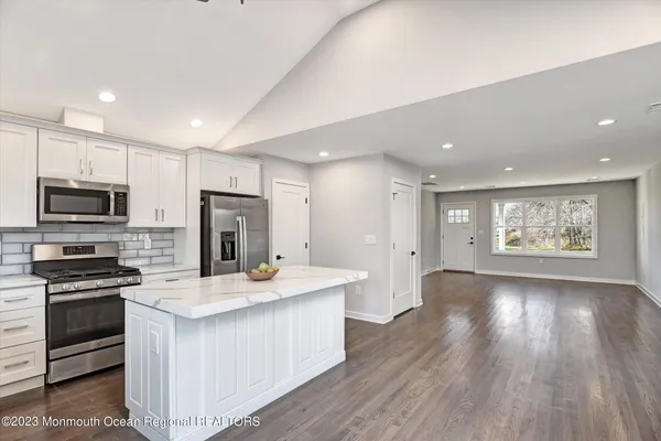 $3,550 | 453 Atlantic Avenue, Aberdeen, NJ 07747