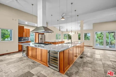 $1,429,000 | 5653 Shirley Avenue, Tarzana, CA 91356