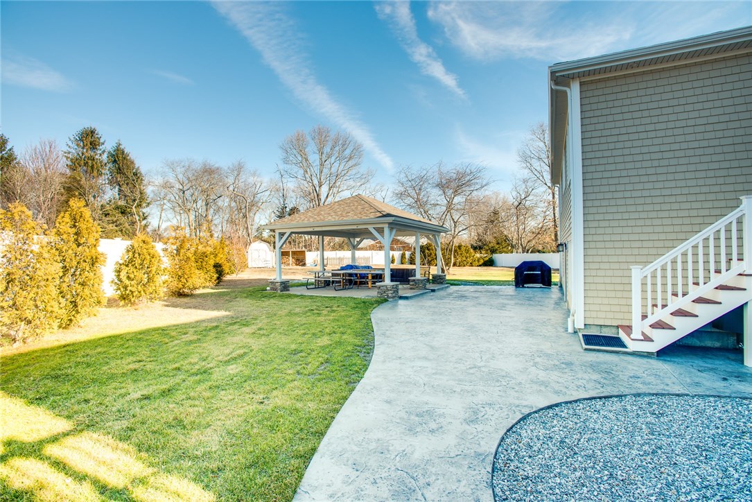 7 Stonegate Road Warren, RI 02885 - Photo 31 of 34