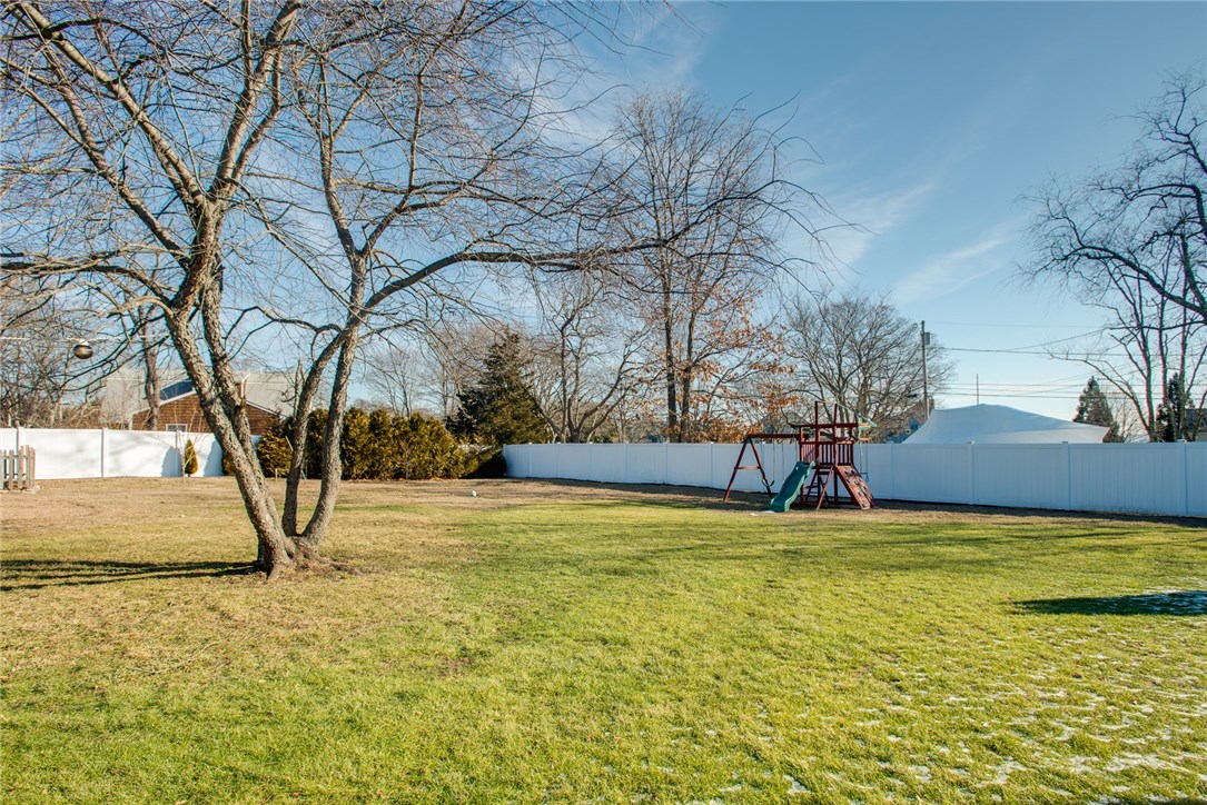 7 Stonegate Road Warren, RI 02885 - Photo 33 of 34