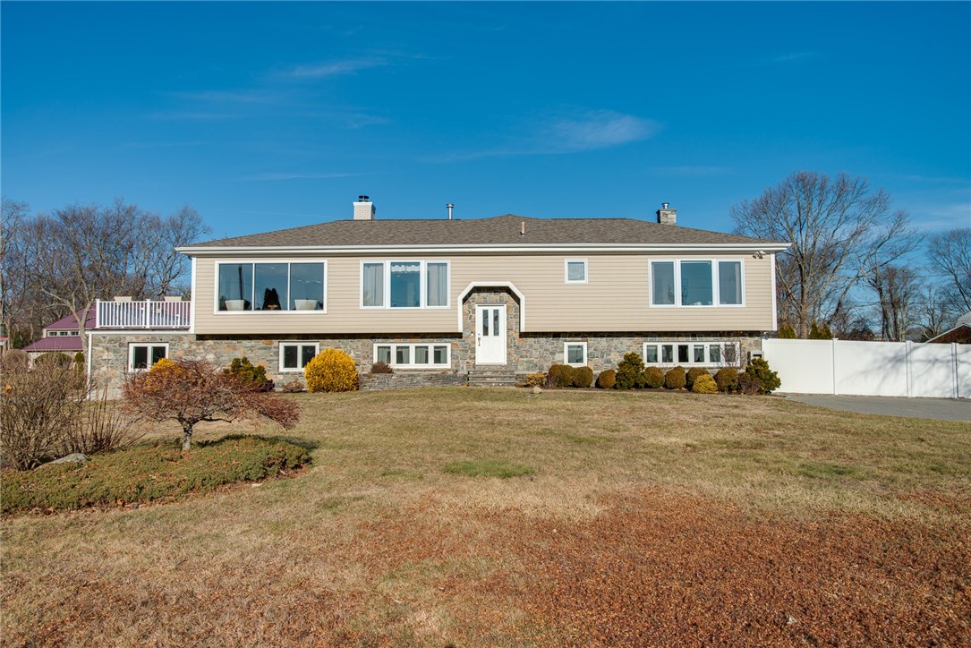 7 Stonegate Road Warren, RI 02885 - Photo 4 of 34