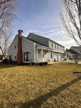 $2,400 | 11705 Pine Way, Unit B, Huntley, IL 60142