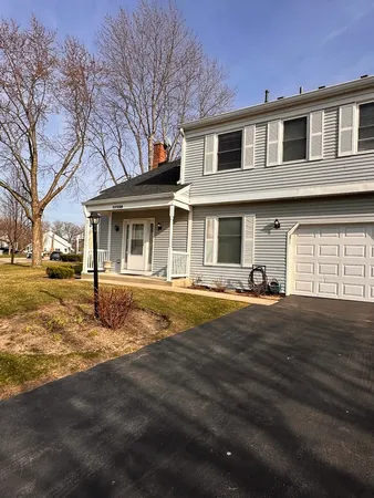 $2,400 | 11705 Pine Way, Unit B, Huntley, IL 60142