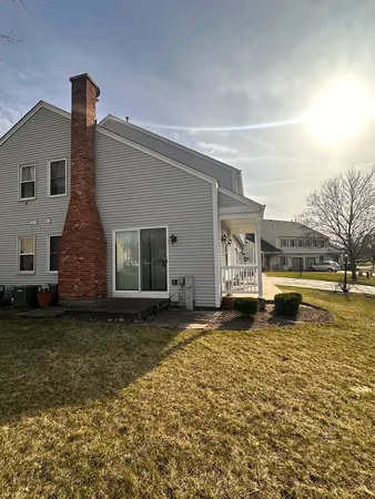 $2,400 | 11705 Pine Way, Unit B, Huntley, IL 60142