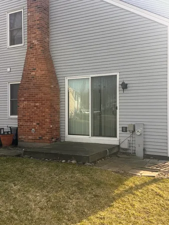 $2,400 | 11705 Pine Way, Unit B, Huntley, IL 60142