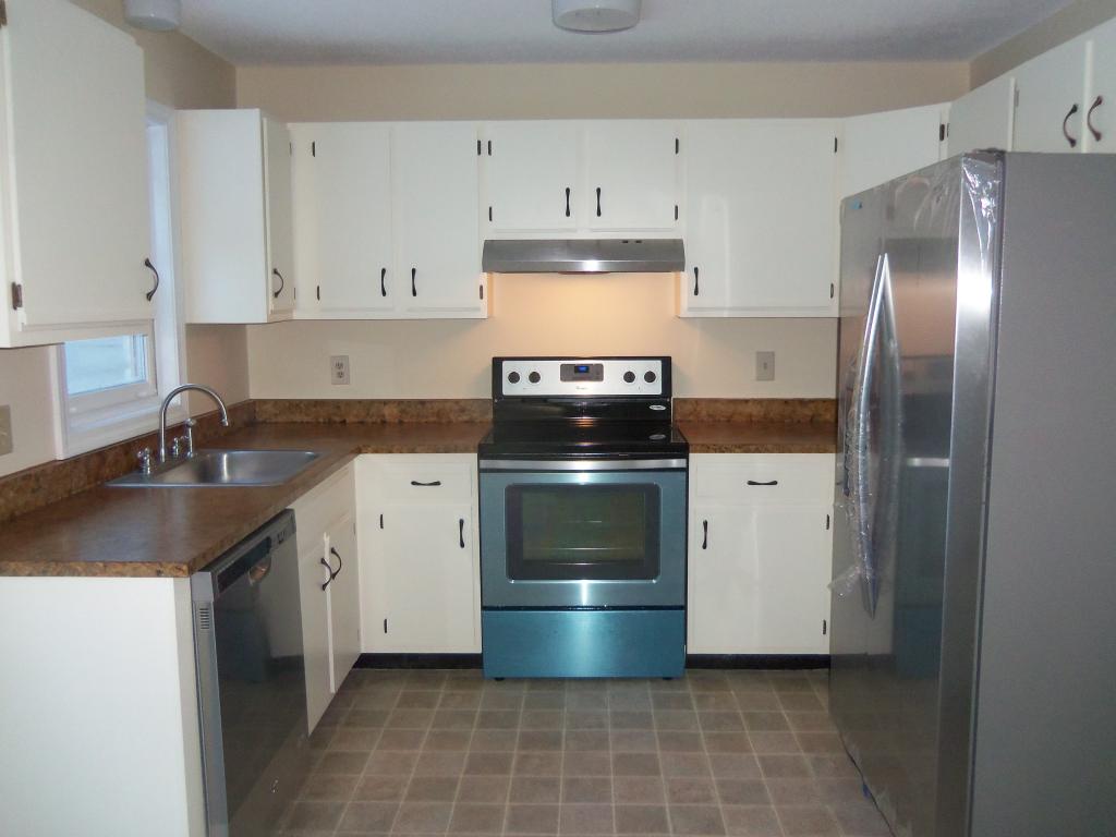 34 Woodland Green, Unit 34 Rochester, NH 03868 - Photo 2 of 10 Gallery Image 2