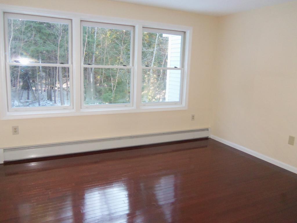 34 Woodland Green, Unit 34 Rochester, NH 03868 - Photo 5 of 10 Gallery Image 5