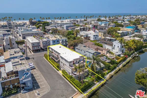 $5,698,000 | 3000 Grand Canal, Venice, CA 90291
