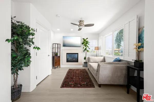 $5,698,000 | 3000 Grand Canal, Venice, CA 90291
