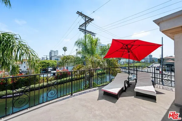 $5,698,000 | 3000 Grand Canal, Venice, CA 90291