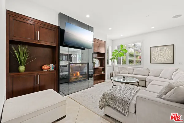 $5,698,000 | 3000 Grand Canal, Venice, CA 90291