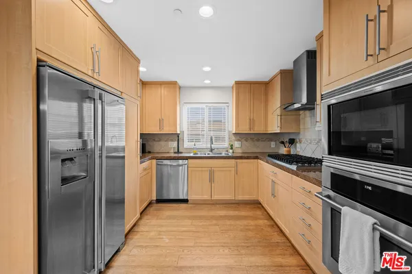 $5,698,000 | 3000 Grand Canal, Venice, CA 90291