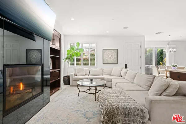 $5,698,000 | 3000 Grand Canal, Venice, CA 90291