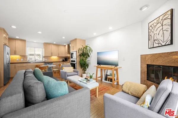 $5,698,000 | 3000 Grand Canal, Venice, CA 90291