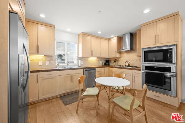 $5,698,000 | 3000 Grand Canal, Venice, CA 90291