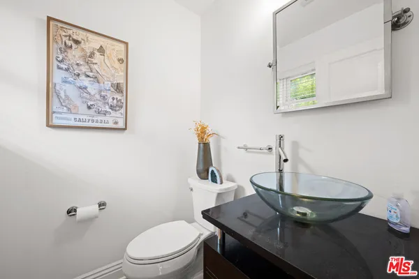 $5,698,000 | 3000 Grand Canal, Venice, CA 90291