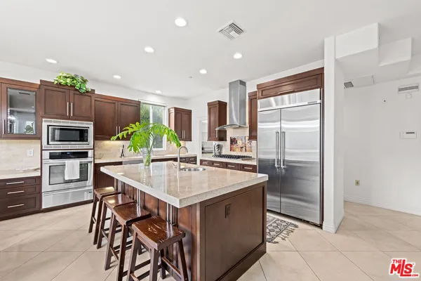 $5,698,000 | 3000 Grand Canal, Venice, CA 90291