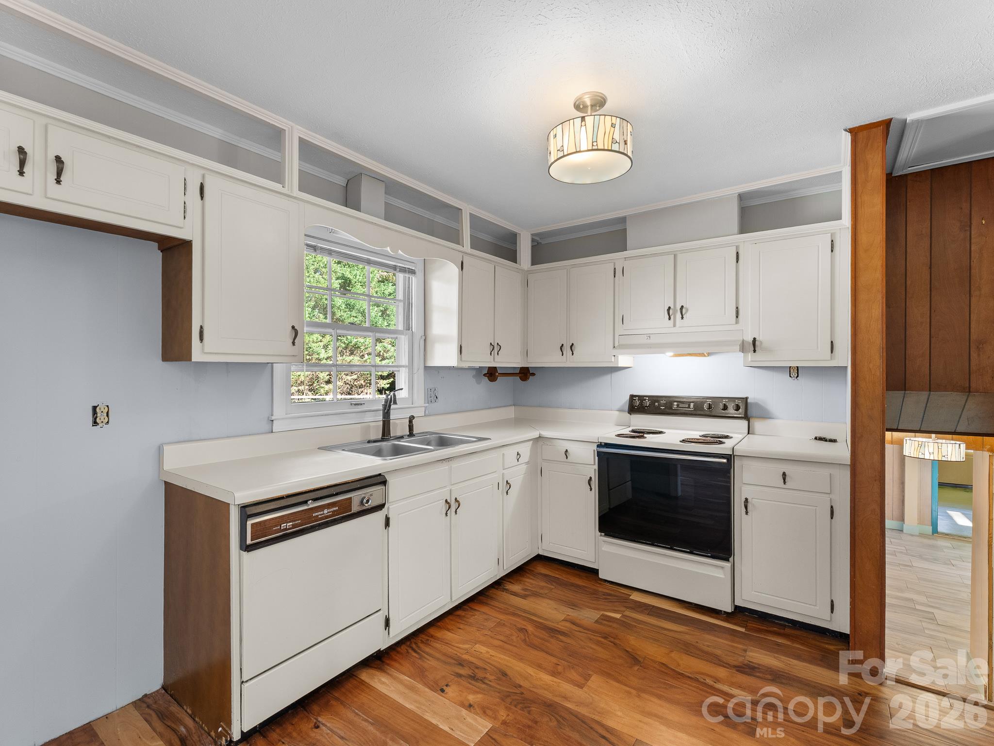 87 Underhill Road Hendersonville, NC 28792 - Photo 17 of 48 Gallery Image 17