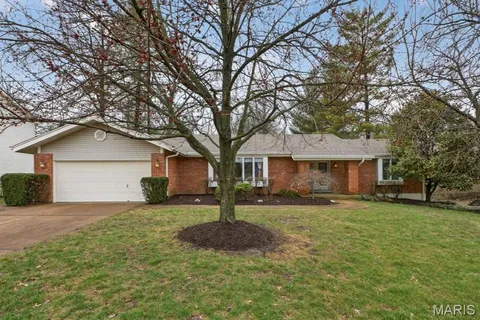 $525,000 | 2133 Hunters Way Court, Chesterfield, MO 63017