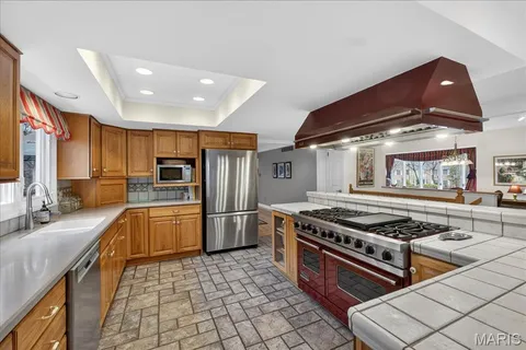 $525,000 | 2133 Hunters Way Court, Chesterfield, MO 63017
