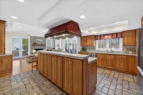$525,000 | 2133 Hunters Way Court, Chesterfield, MO 63017