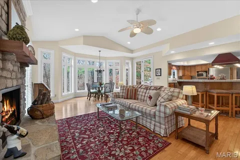 $525,000 | 2133 Hunters Way Court, Chesterfield, MO 63017