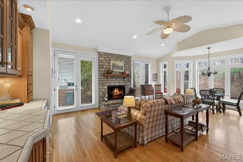 $525,000 | 2133 Hunters Way Court, Chesterfield, MO 63017