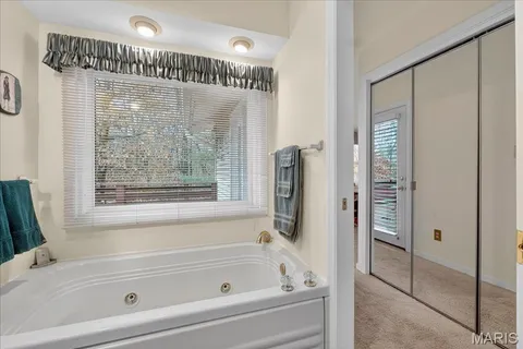 $525,000 | 2133 Hunters Way Court, Chesterfield, MO 63017