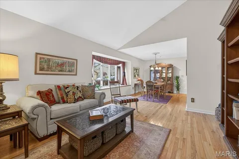 $525,000 | 2133 Hunters Way Court, Chesterfield, MO 63017