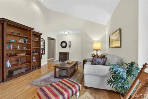 $525,000 | 2133 Hunters Way Court, Chesterfield, MO 63017