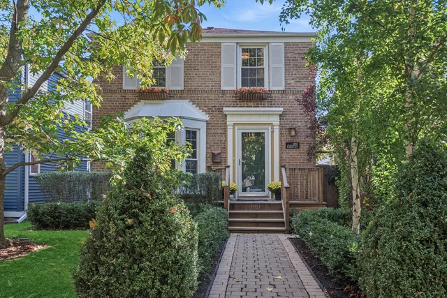 $460,000 | 1811 Laurel Avenue, Evanston, IL 60201