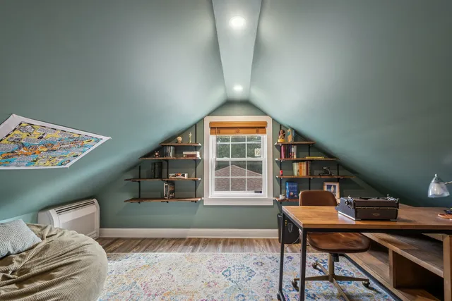 $460,000 | 1811 Laurel Avenue, Evanston, IL 60201