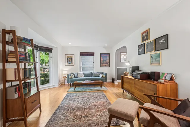 $460,000 | 1811 Laurel Avenue, Evanston, IL 60201